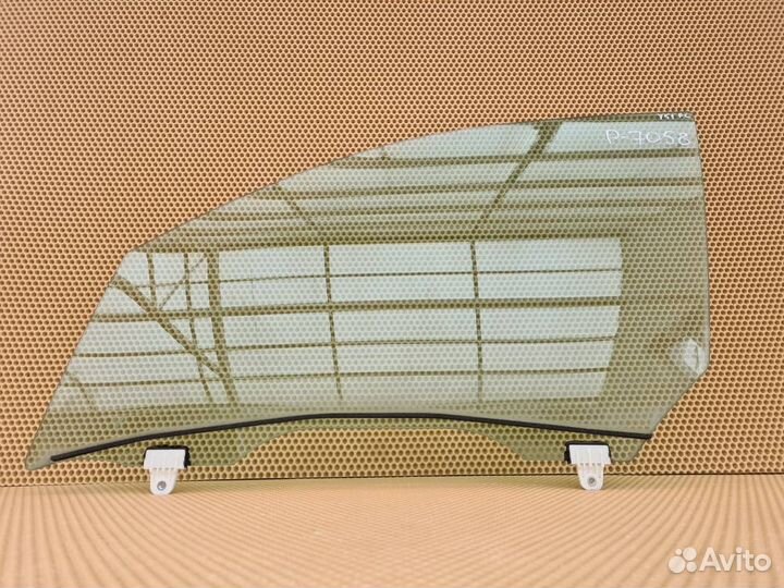 Стекло двери переднее левое Infiniti M Q70 Y51