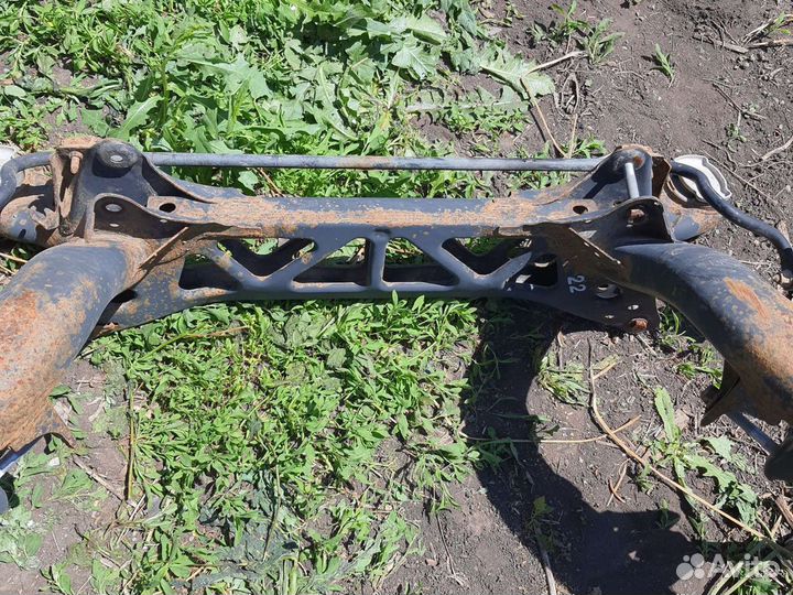 Подрамник задний audi a4 b8