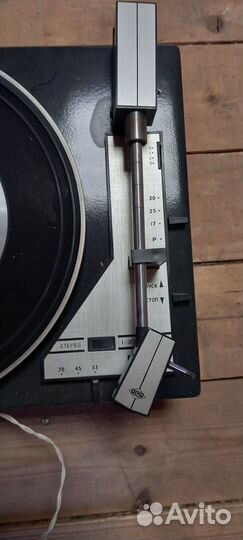 Продаю проигрыватель винила