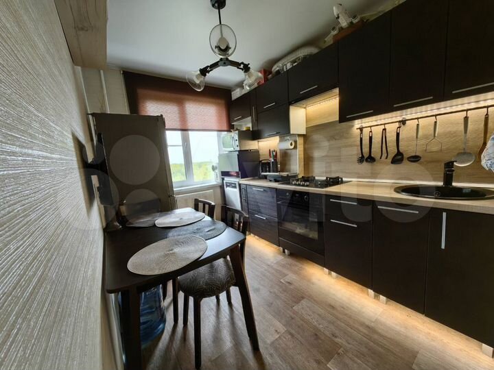 2-к. квартира, 43 м², 8/9 эт.