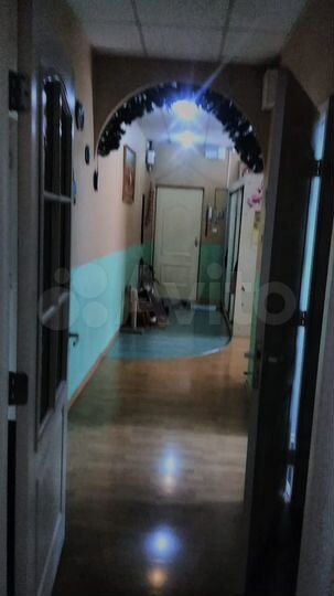 3-к. квартира, 100 м², 2/4 эт.