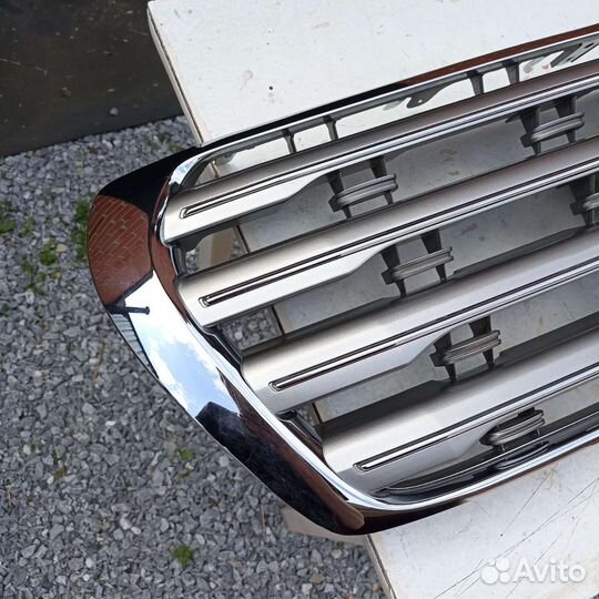 Решётка радиатора на Ленд Крузер 2008- 2015 года