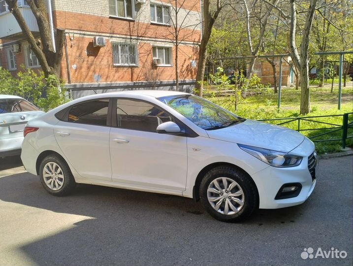 Hyundai Solaris 1.6 AT, 2019, 100 000 км