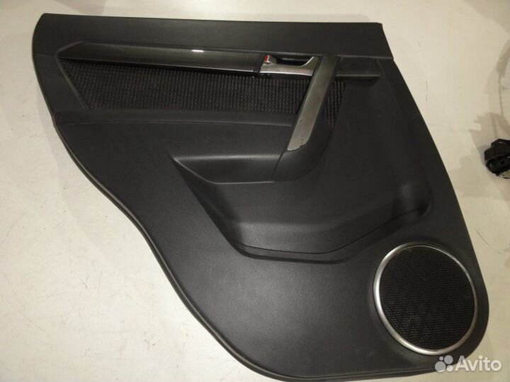 Обшивка двери задней левой Chevrolet Captiva 1