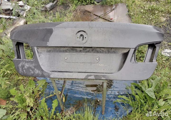 BMW F 10, крышка богажника