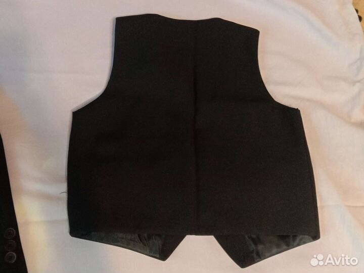 Костюм тройка новый черный 122