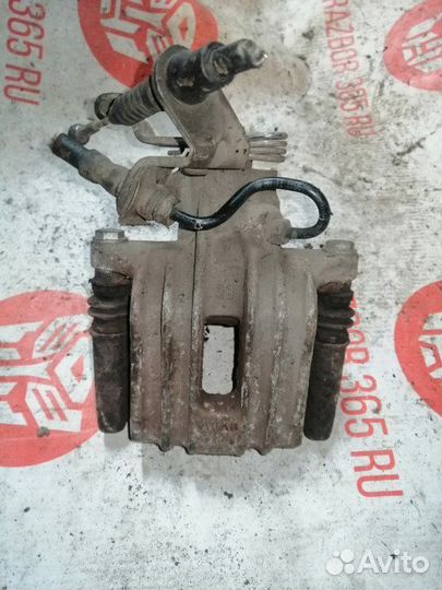 Суппорт задний правый Audi A3 8P CAX 2011