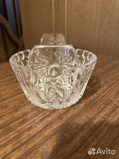 Хрустальная конфетница