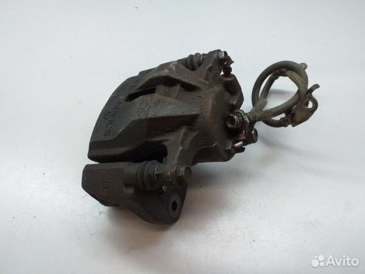 Суппорт тормозной передний правый Toyota Rav4 XA40