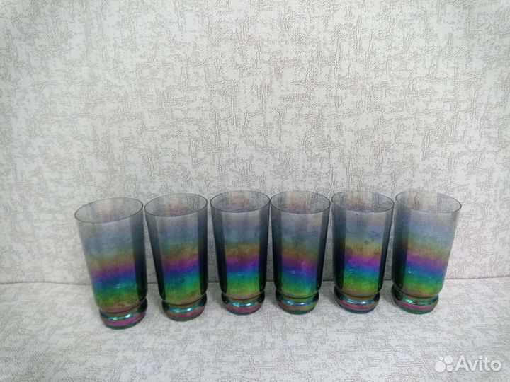 Стаканы, чашки, чайник