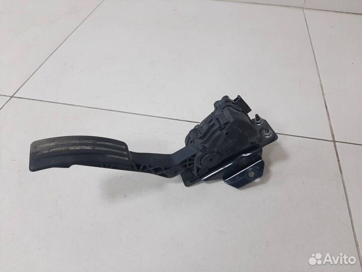 Педаль газа Nissan Almera 3 G11, G15 2012