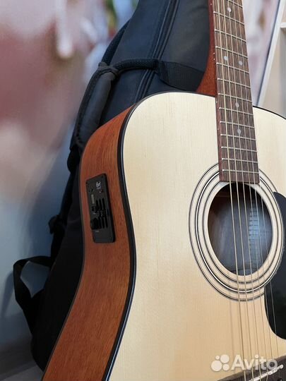 Электроакустическая гитара Cort AD810