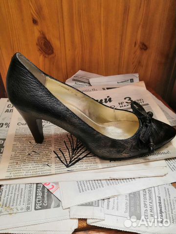 Туфли женские 39 размер новые на каблуке