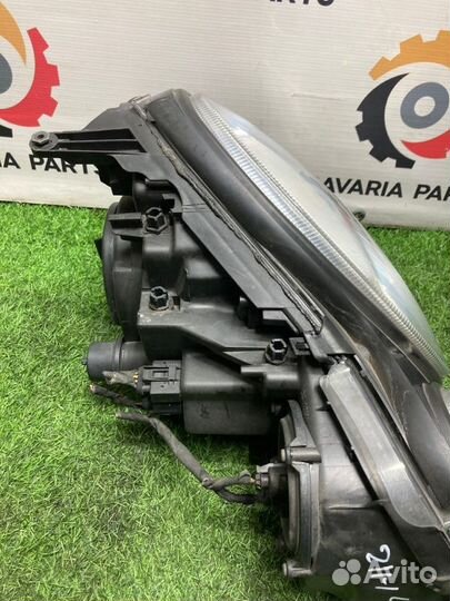 Фара передняя левая Mercedes E W211 3.5 2005