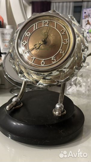 Часы настольные СССР кристалл