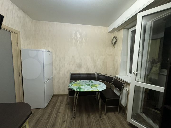 2-к. квартира, 52 м², 2/12 эт.