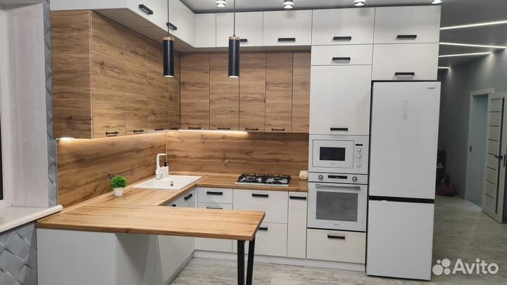 Кухня под потолок. Угловая кухня