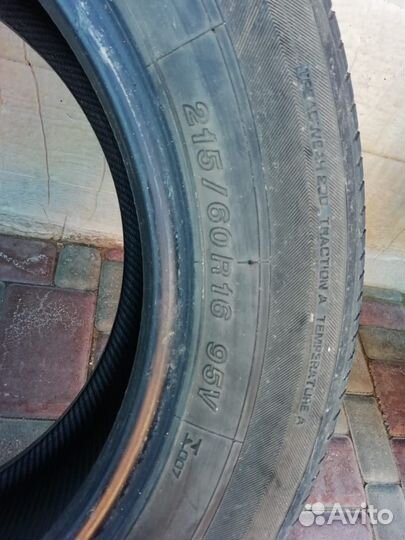 Yokohama dB Decibel E70B 215/60 R16 95V