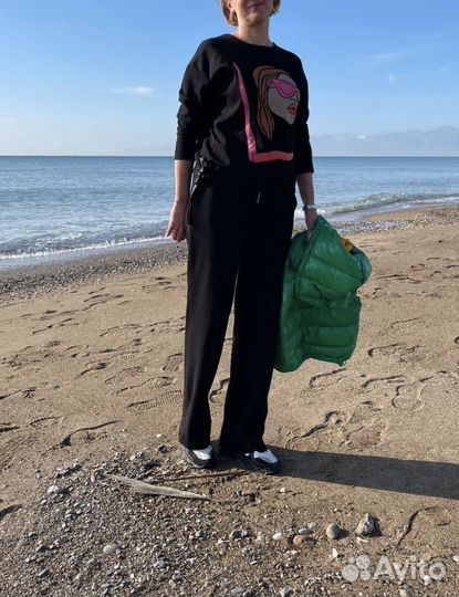 Спортивный костюм с апликацией из иск кожи