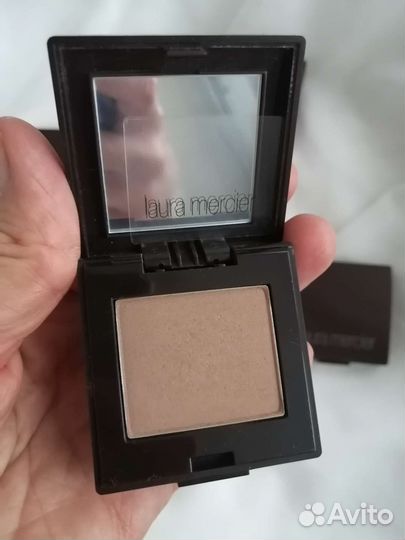 Моно-тени от Laura Mercier