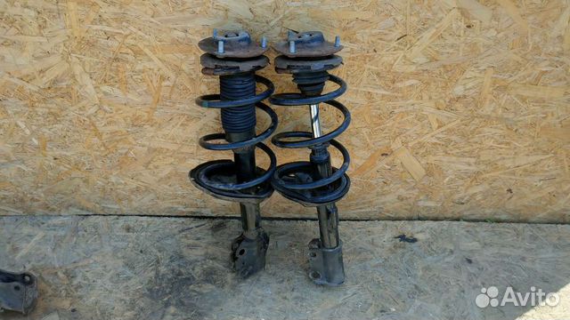 Стойки передние Toyota Estima 2