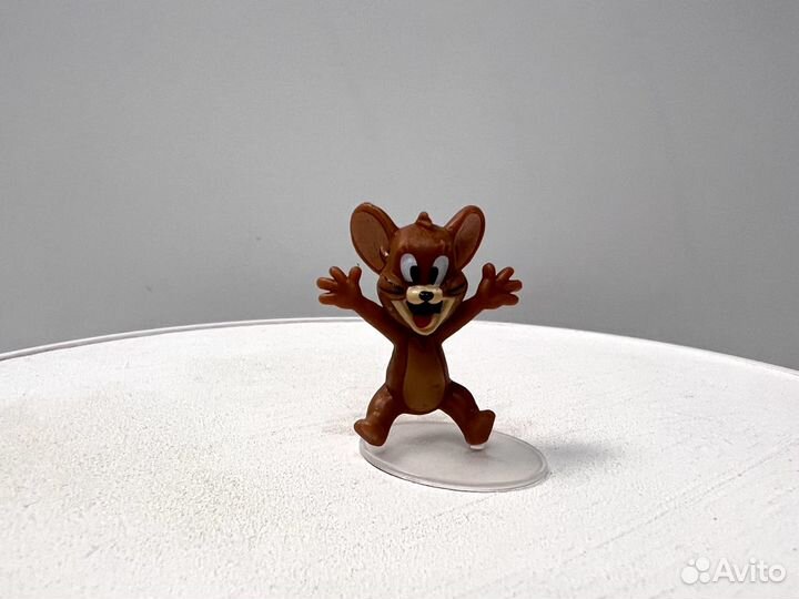 Игрушки Киндер Том и Джери