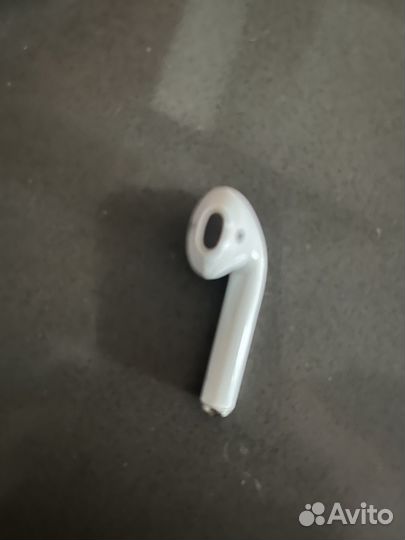 Левый наушник airpods 1 с боксом (оригинал)