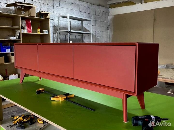 Тумба под тв из дерева