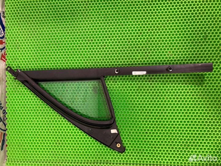 Стекло двери форточка переднее правое Volkswagen