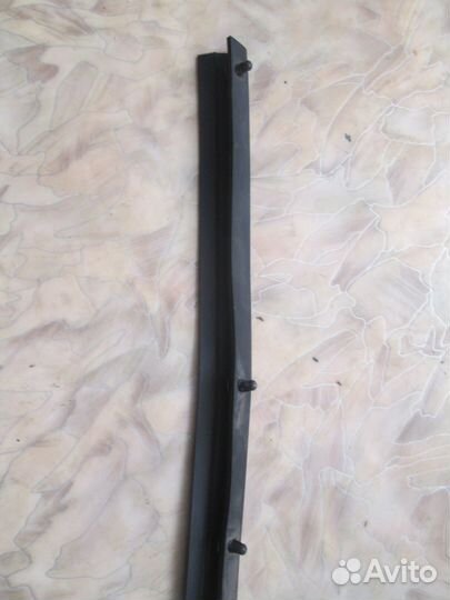 Уплотнитель капота Toyota Camri V-40 оригинал