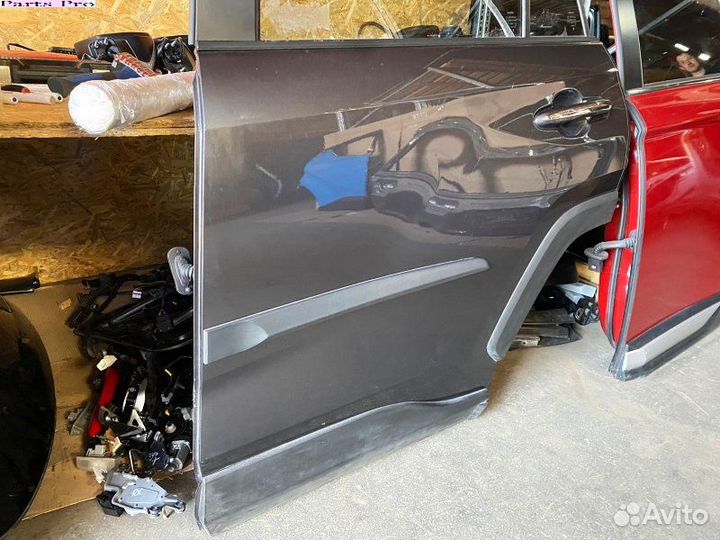 Дверь задняя левая Toyota Rav4