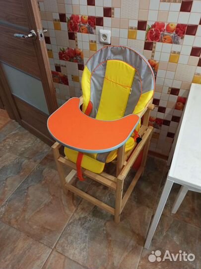 Детский стульчик для кормления