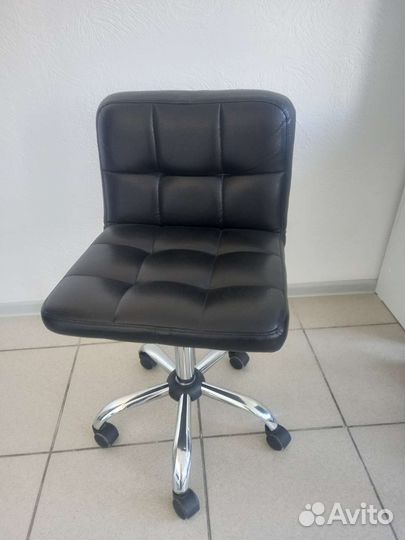 Стул кресло на колесиках