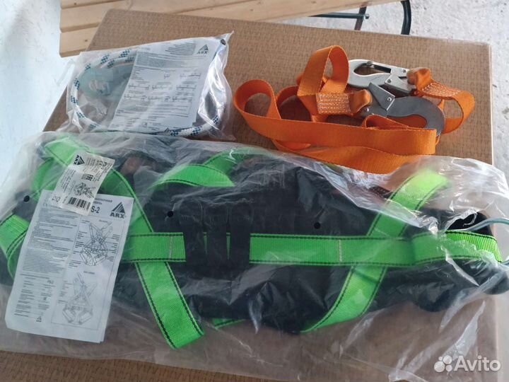 Страховочная привязь