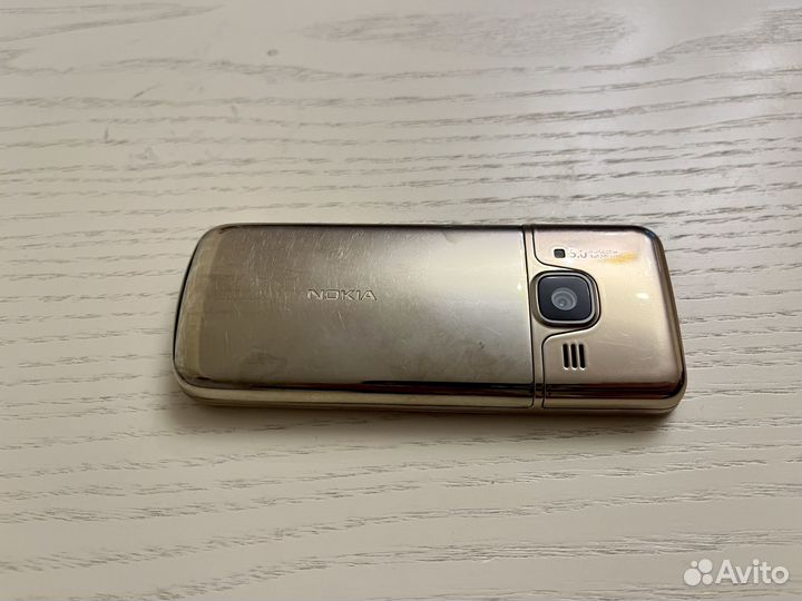 Nokia 6700 classic Gold Edition