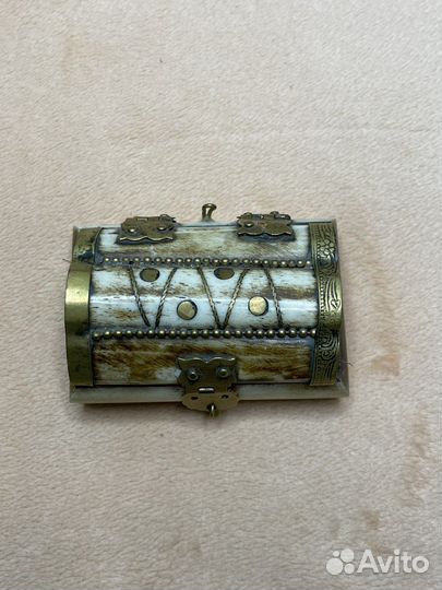 Шкатулка для украшений резьба кость + латунь