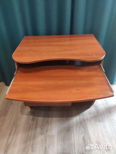 Компьютерный/письменный стол