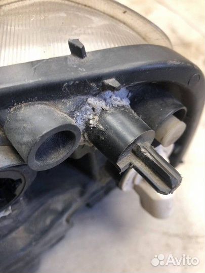 Фара правая Renault Logan