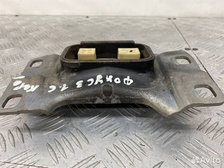 Б/У подушка кпп (опора, кронштейн, крепление)