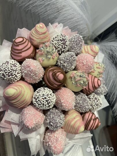 Съедобный букет из клубники