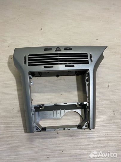 Центральная рамка Opel Astra H