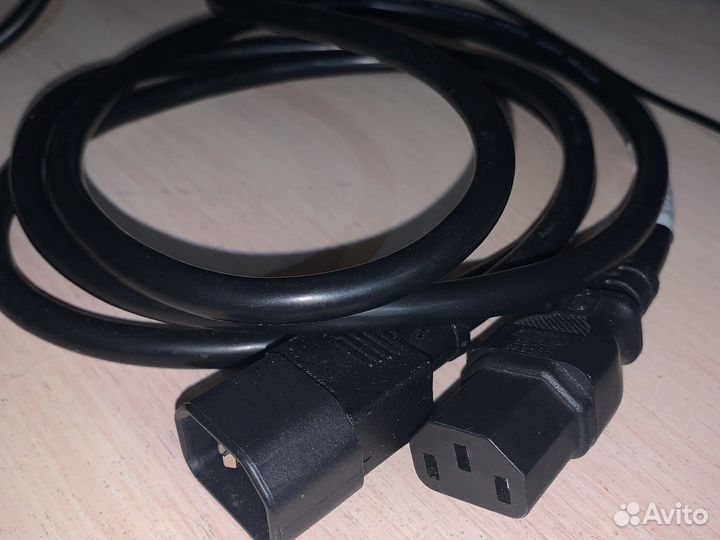 Кабель для компьютера