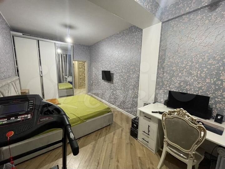 2-к. квартира, 76 м², 8/10 эт.