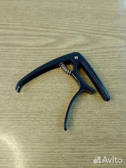 Новый каподастр для акустики dekko FC-76 BK