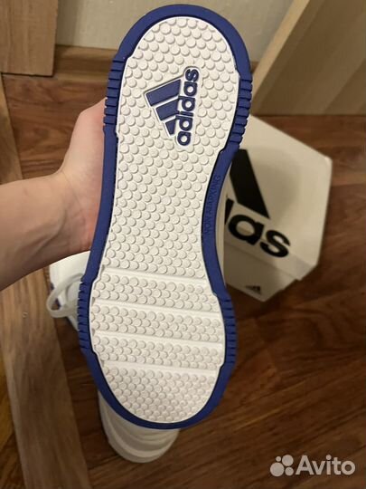 Кроссовки adidas новые