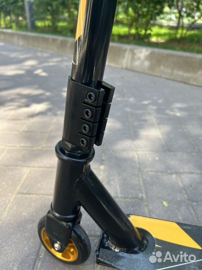 Трюковой самокат scooter