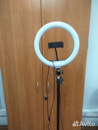 Кольцевая лампа со штативом