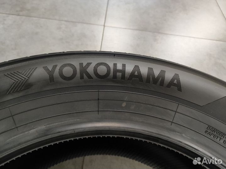 Yokohama Advan V61 265/55 R19 109V