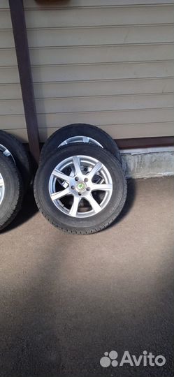 Зимняя резина 215 60 r16 на дисках Шкода