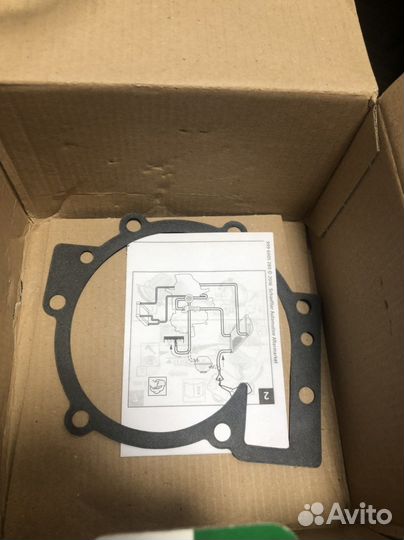 Водяная помпа Volvo xc 90 2007г.в